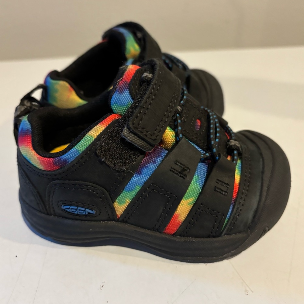 Keen Kids Shoes - Black with Rainbow Accents
